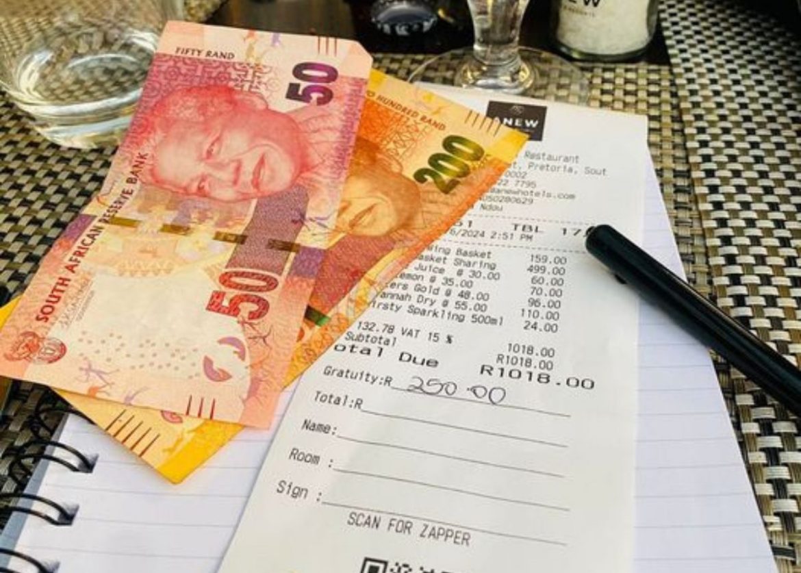 Social media post sparks conversation in South Africa as woman reveals her personal story behind tipping R250 to a waiter on a R1000 restaurant bill