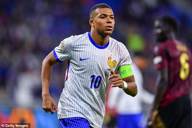 Kylian Mbappe Chooses to Remain at Paris Saint-Germain Instead of Joining Liverpool in a Shocking Career Decision