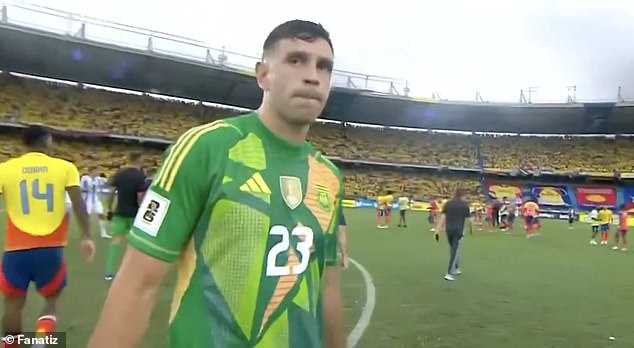 Emiliano Martinez Reacts Angrily Post-Match After Argentina’s 2-1 Loss to Colombia in Barranquilla, Igniting Tensions