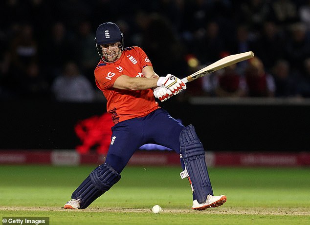 Livingstone leads England to victory in Cardiff with five sixes as Australia’s bowlers falter in high-stakes T20 clash