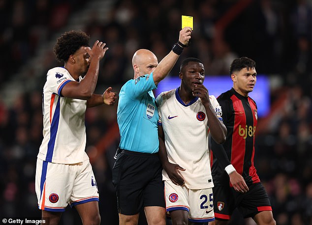 Chelsea and Bournemouth Engage in Tempestuous Match, Accumulating 14 Yellow Cards and Setting New Premier League Record at the Vitality Stadium