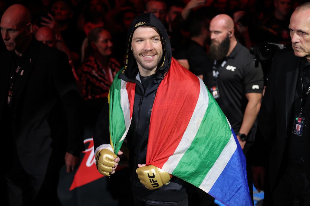 South African UFC Star Dricus du Plessis Captures Middleweight Title and Inspires City of Cape Town to Prepare for Possible UFC Fight