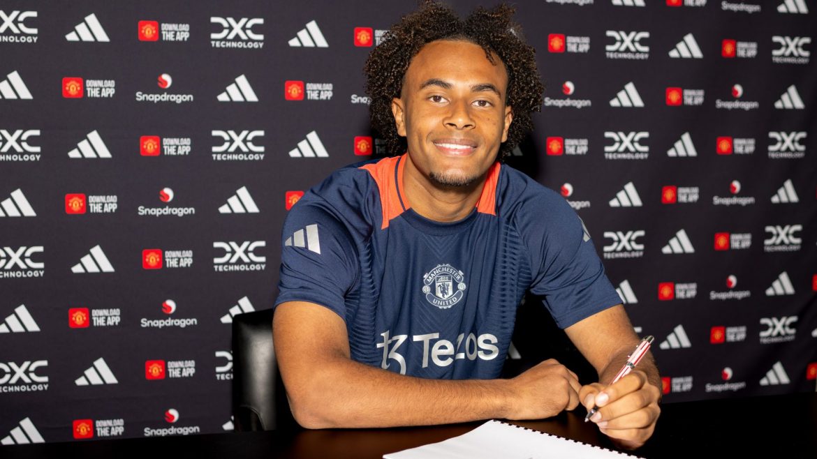 Returning to His First Club in Rotterdam, Joshua Zirkzee Prepares for Life at Manchester United After a £36.5 Million Transfer