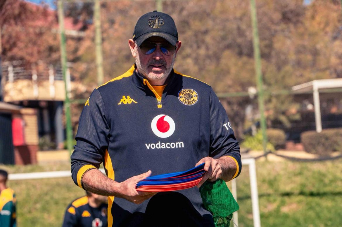 Kaizer Chiefs Offer Sabelo Radebe and Sibongiseni Mthethwa to Other Clubs as Coach Nasreddine Nabi Focuses on New Midfield Setup at Naturena