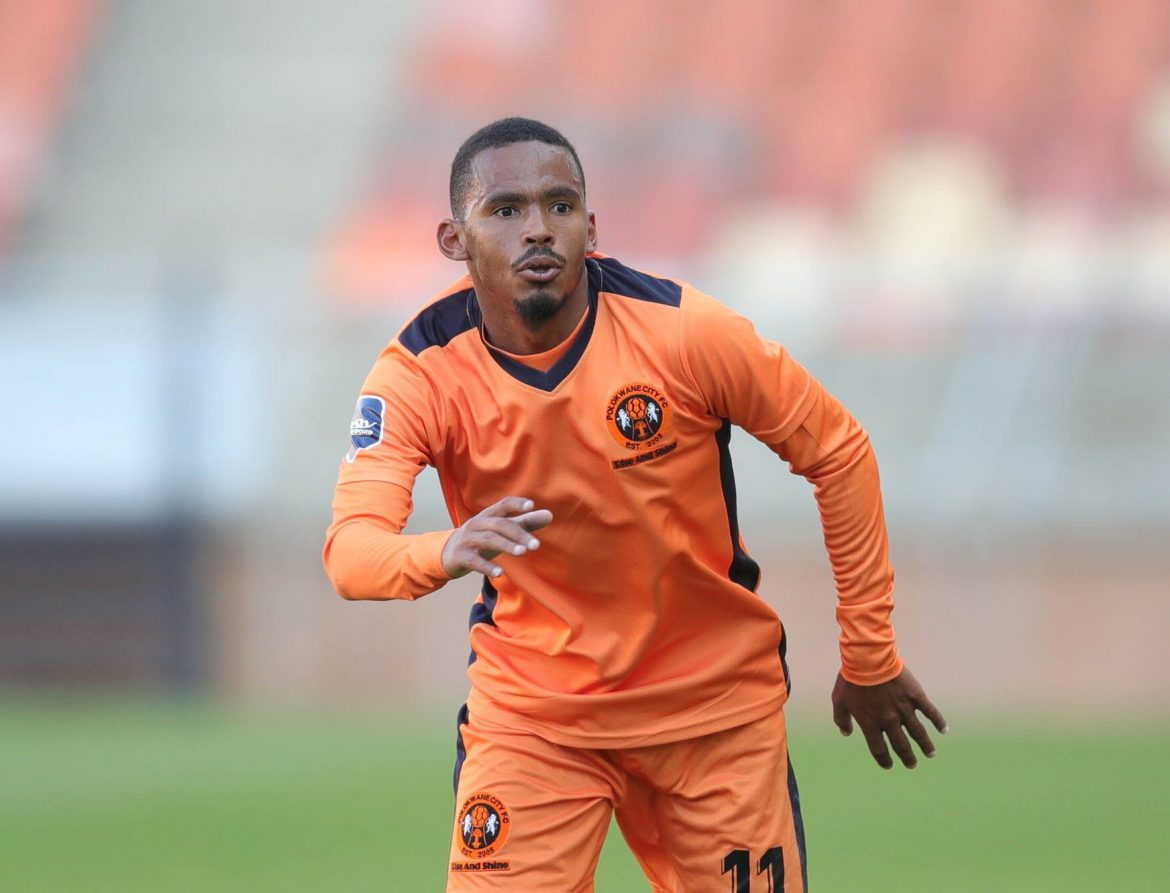 Oswin Appollis’ Potential Transfer to MC Alger Hits a Standstill with Algerian Transfer Window Closing Soon, Creating Opportunity for Kaizer Chiefs