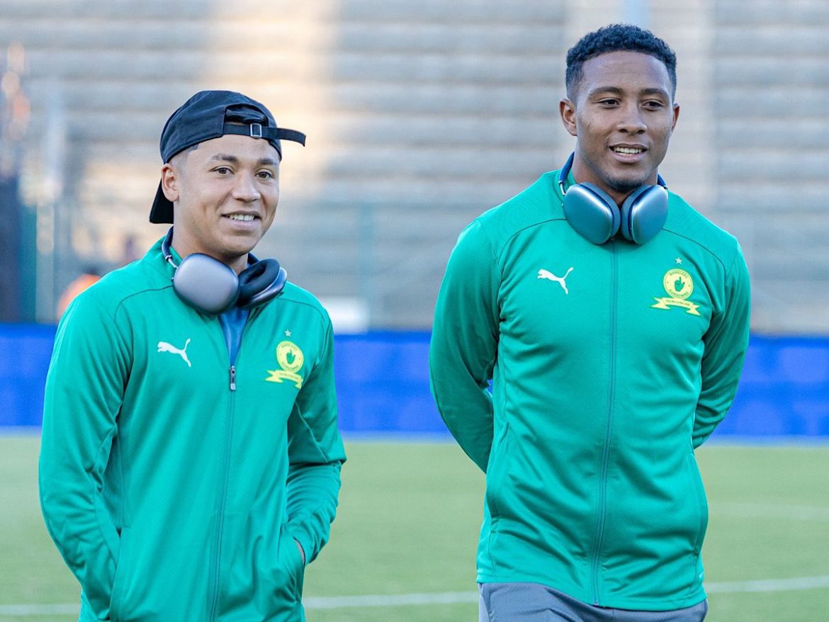 Kaizer Chiefs Player Gaston Sirino Reunites with Mamelodi Sundowns’ Marcelo Allende, Arthur Sales, and Lucas Ribero Costa for a Fun Teqball Match in Gauteng