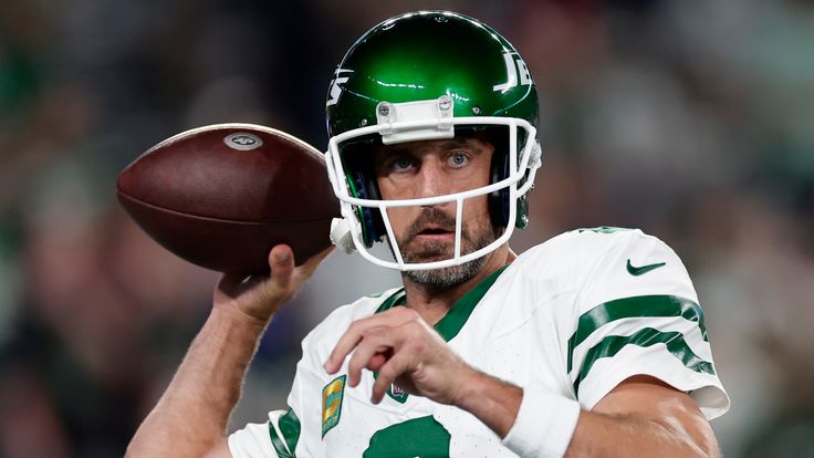 Jets Quarterback Aaron Rodgers Faces Backlash from Ryan Fitzpatrick for Publicly Criticizing Teammate Mike Williams After Jets’ Loss to Buffalo Bills in New York