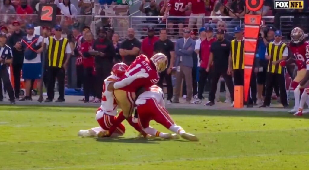 Brandon Aiyuk suffers serious leg injury during intense San Francisco 49ers game against Kansas City Chiefs at Levi’s Stadium, leaving fans worried about his condition