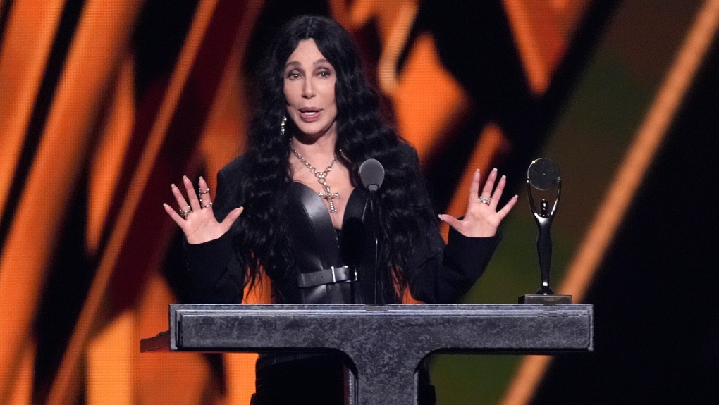 Legendary Singer Cher Receives Long-Awaited Recognition at the Rock & Roll Hall of Fame Ceremony as Fans and Critics Applaud Her Iconic Career in California