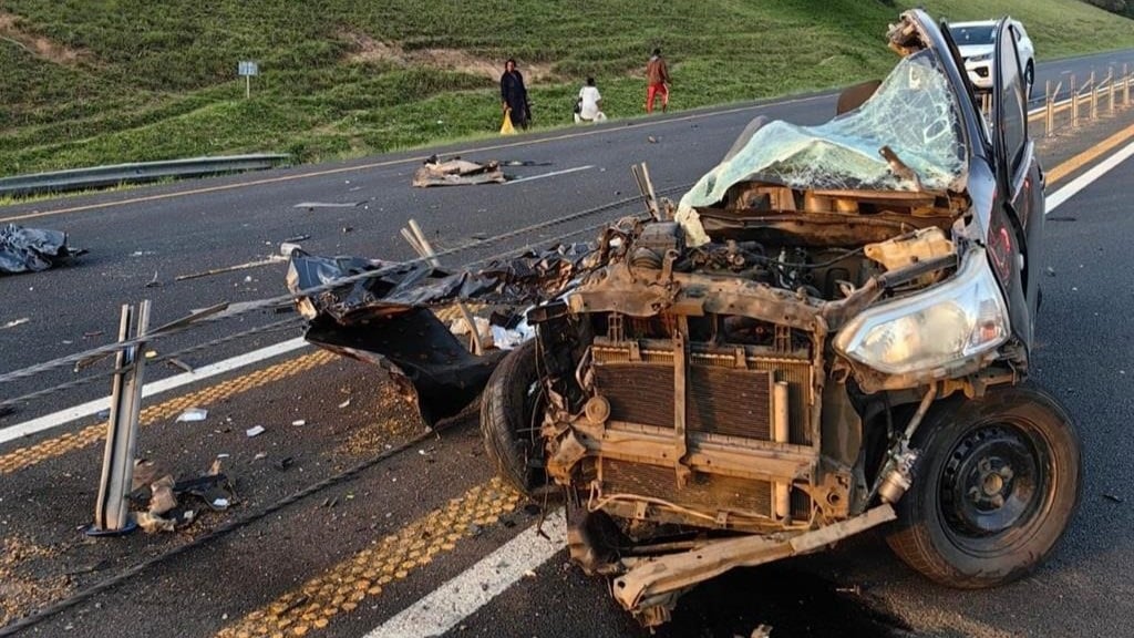 Tragedy Strikes as N2 Highway Near Mandeni in South Africa’s KwaZulu-Natal Closes Following Head-On Collision That Leaves Eight Dead, Including Students