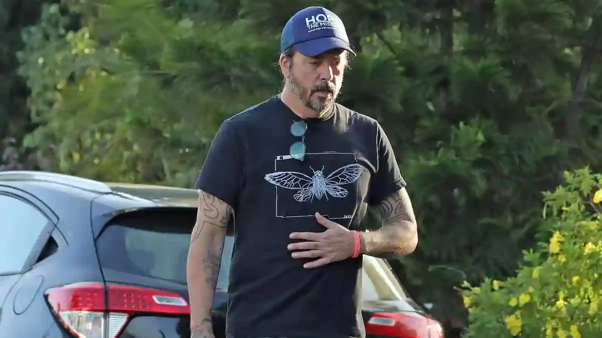 Foo Fighters frontman Dave Grohl spotted in Los Angeles without wedding ring as he undergoes therapy to repair marriage