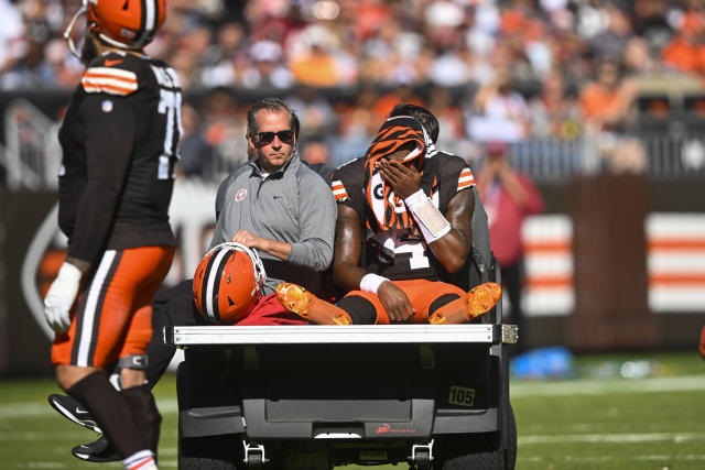 Cleveland Browns Quarterback Deshaun Watson Leaves Week 7 Game Against Cincinnati Bengals on a Cart Amid Fears of Season-Ending Achilles Injury