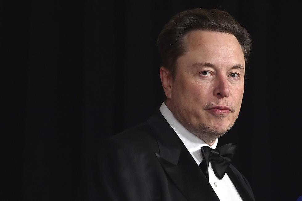 Tesla’s Elon Musk Draws Legal Fire for Allegedly Misusing Blade Runner 2049 Imagery in Robotaxi Reveal Event While Facing Backlash in Hollywood