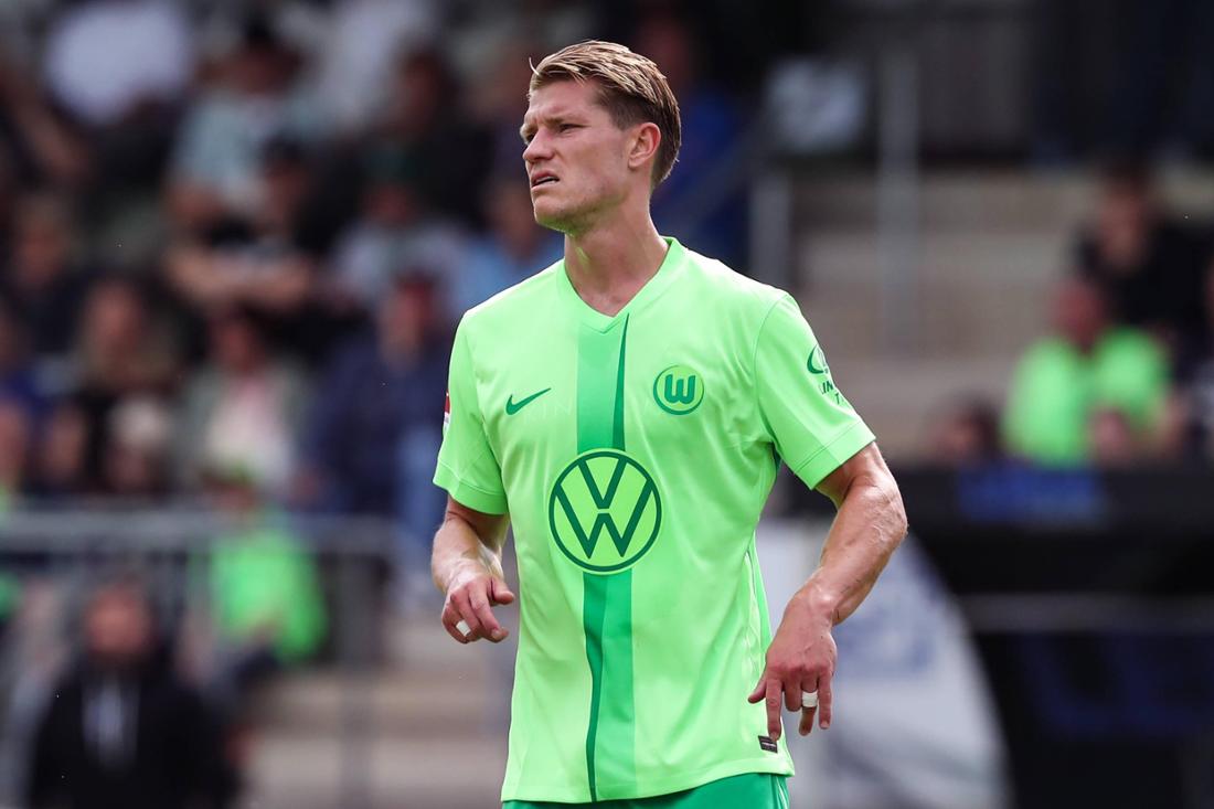 Bundesliga Player Kevin Behrens Faces Suspension from Wolfsburg After Making Homophobic Remarks and Refusing to Sign Rainbow Jersey During Fan Event in Germany