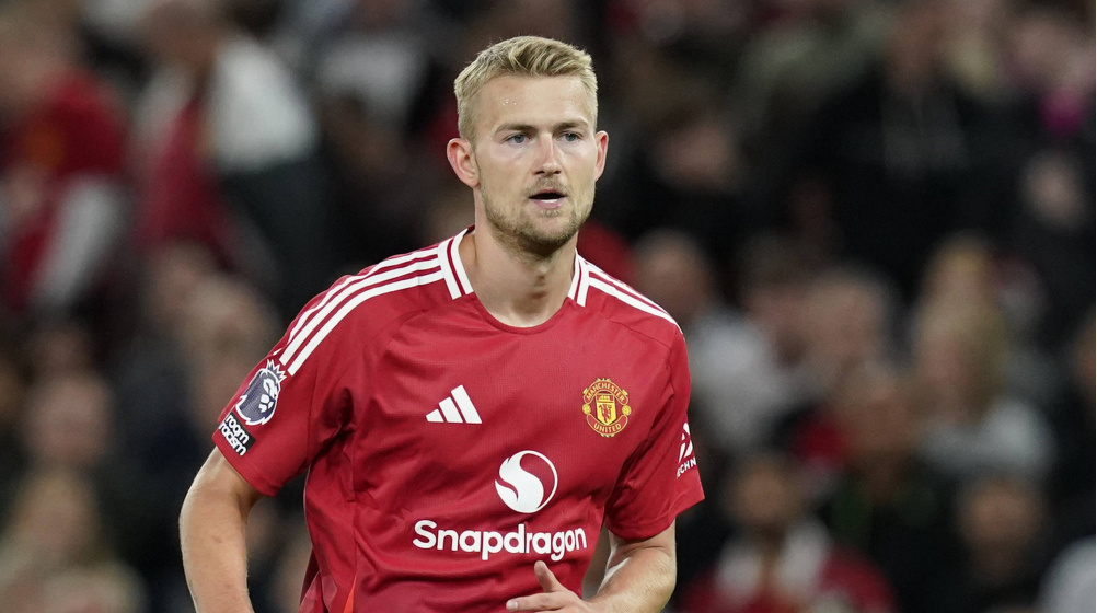 Manchester United Faces Disarray as Chris Sutton Slams Matthijs De Ligt for Lacking Agility During Team’s Poor Start in the Premier League