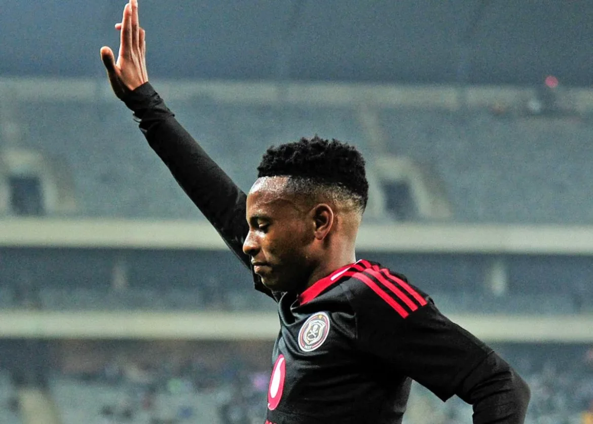 Orlando Pirates’ future hinges on retaining young star Relebohile Mofokeng as foreign clubs show increasing interest in the Soweto talent