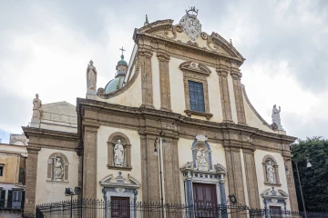 Massive fire destroys the historic St. Anthony of Padua Church and nearby Franciscan convent in Iquique, Chile leaving the community in shock