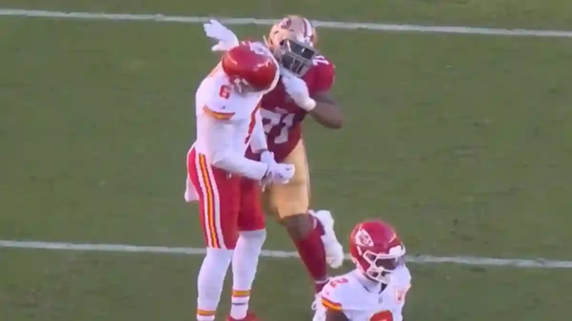 San Francisco 49ers Offensive Lineman Trent Williams Faces Ejection After Delivering Brutal Blow to Kansas City Chiefs’ Bryan Cook in Frustrating Game