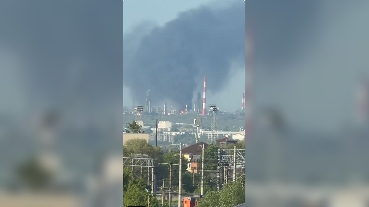 Zelenskyy Celebrates Ukrainian Strike That Sets Syzran Oil Refinery Ablaze Deep Inside Russia